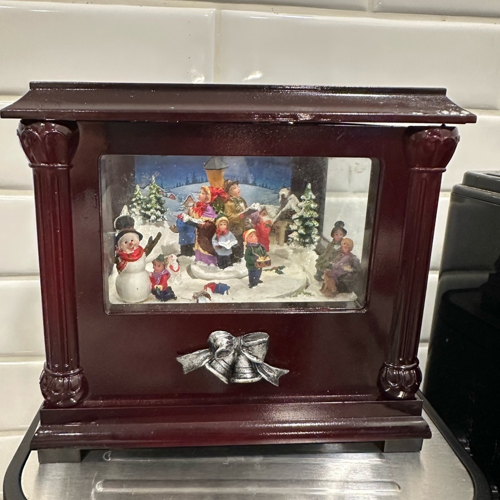 Mechanical music Christmas box!